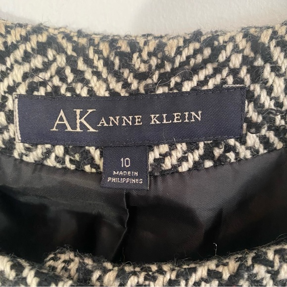 Anne Klein Elegant Black & White Tweed 3/4 sleeve Cropped Swing Lined Jacket, 10 - Picture 5 of 16
